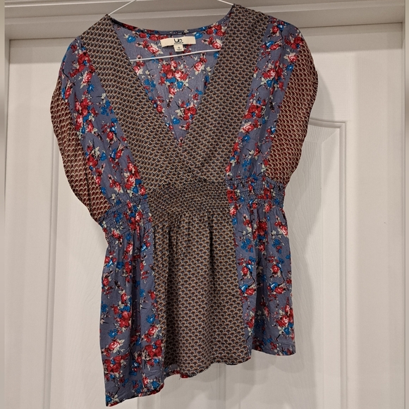 YA LOS ANGELES Top - Picture 1 of 4